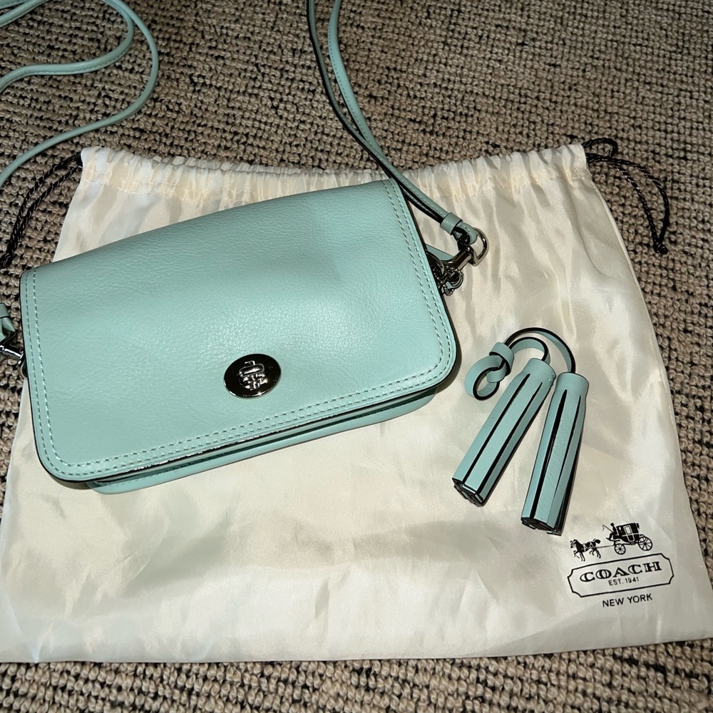 Like New Coach shoulder bag